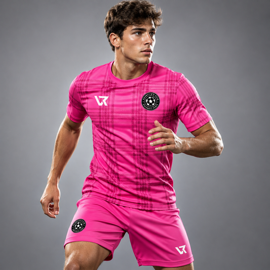 Neon Pembe Ekose Desenli Halı Saha Forması VF-AI026 - sporcu üzerinde