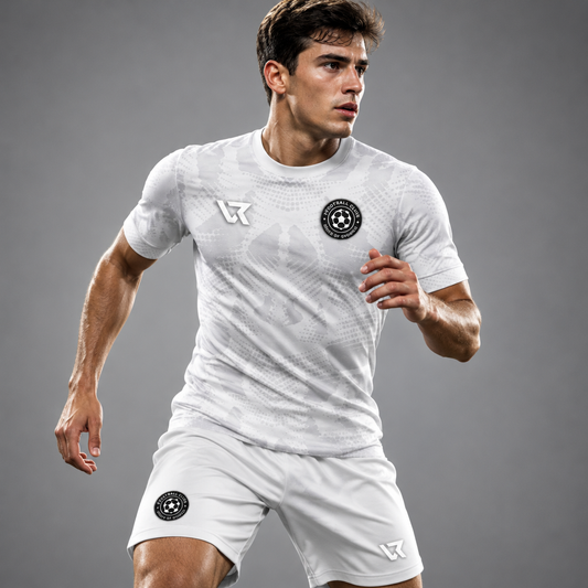 Beyaz Pul Deseni Halı Saha Forması VF-AI007 - sporcu üzerinde
