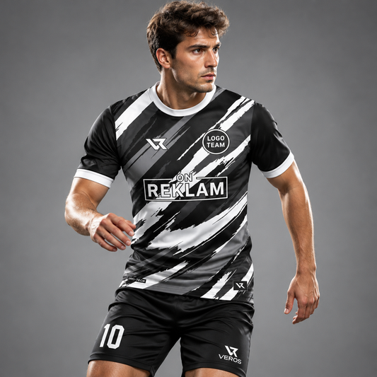 Siyah Gri Fırça Desenli Halı Saha Forması VF00063 - sporcu üzerinde